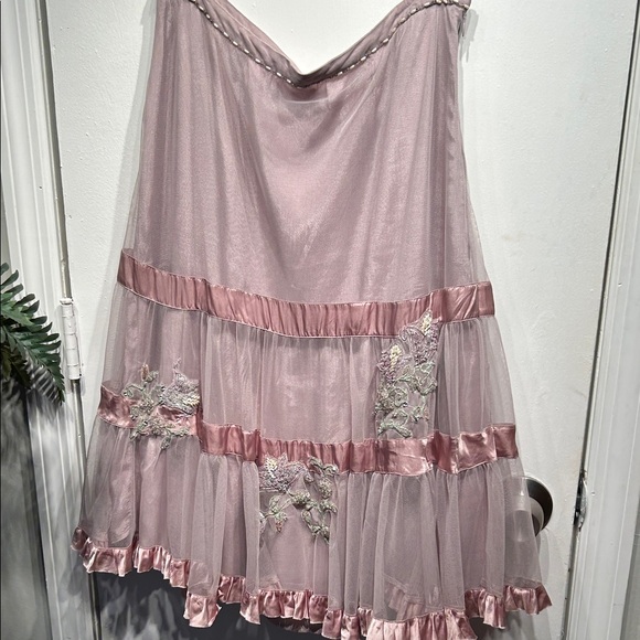 ANTHROPOLOGIE by Lithe Elegant Mauve Tulle Skirt - Picture 9 of 9